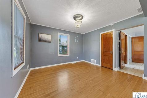 1009 S Jefferson Street New Ulm MN 56073