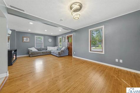1009 S Jefferson Street New Ulm MN 56073