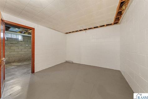 1009 S Jefferson Street New Ulm MN 56073