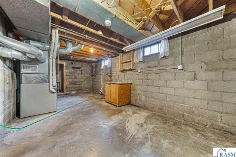 1009 S Jefferson Street New Ulm MN 56073