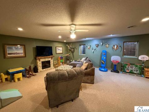 1011 S 7th Street New Ulm MN 56073