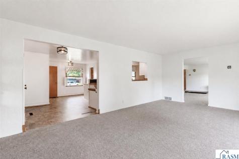233 SE 2nd Street Madelia MN 56062