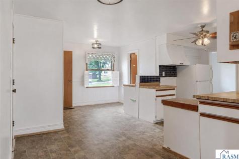 233 SE 2nd Street Madelia MN 56062