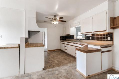 233 SE 2nd Street Madelia MN 56062