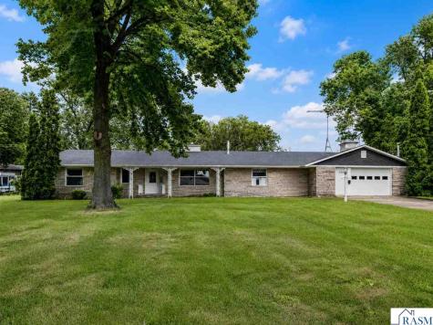233 SE 2nd Street Madelia MN 56062