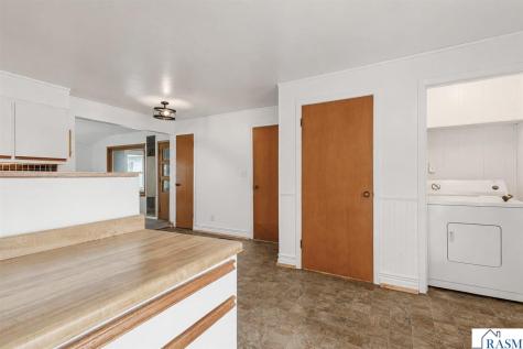 233 SE 2nd Street Madelia MN 56062