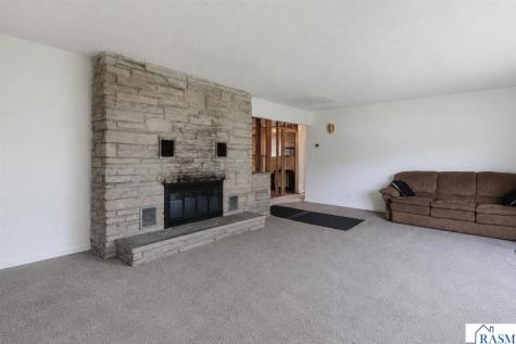 233 SE 2nd Street Madelia MN 56062