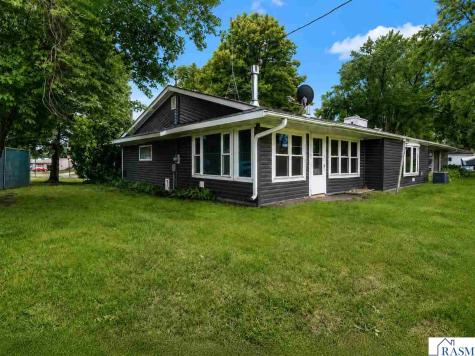 233 SE 2nd Street Madelia MN 56062