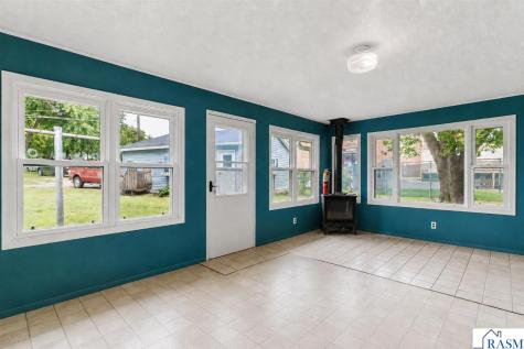 233 SE 2nd Street Madelia MN 56062