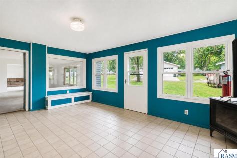233 SE 2nd Street Madelia MN 56062