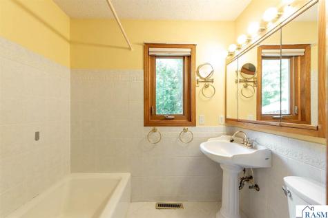 200 Greenwood Drive Mankato MN 56001