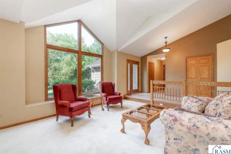 200 Greenwood Drive Mankato MN 56001