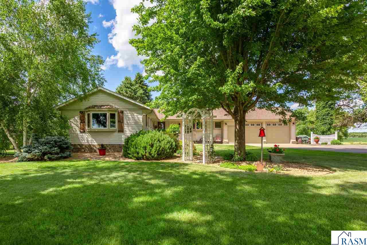 20642 528th Street Lake Crystal MN 56055