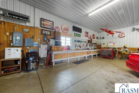 20642 528th Street Lake Crystal MN 56055