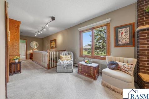 20642 528th Street Lake Crystal MN 56055
