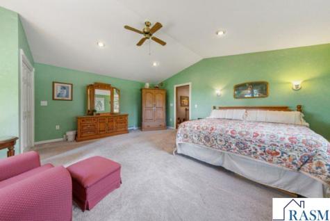 20642 528th Street Lake Crystal MN 56055