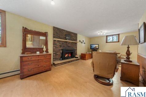 20642 528th Street Lake Crystal MN 56055