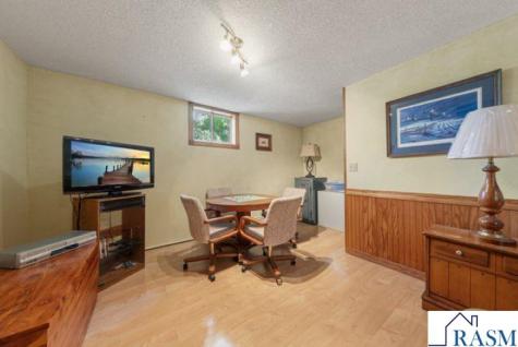 20642 528th Street Lake Crystal MN 56055
