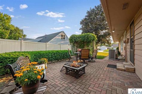 404 E 4th Street Blue Earth MN 56013