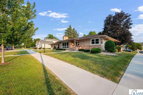 404 E 4th Street Blue Earth MN 56013