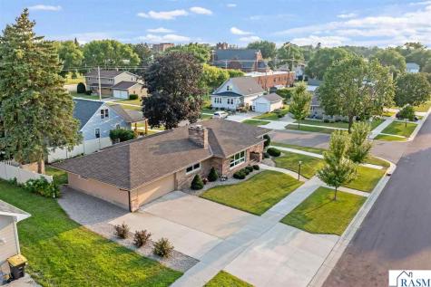404 E 4th Street Blue Earth MN 56013