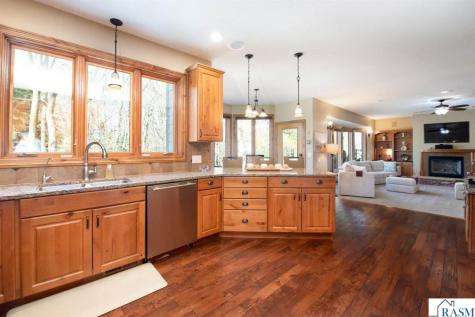 204 Woodhill Court Mankato MN 56001