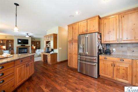 204 Woodhill Court Mankato MN 56001