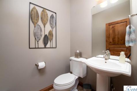 204 Woodhill Court Mankato MN 56001