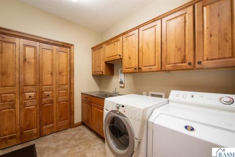 204 Woodhill Court Mankato MN 56001