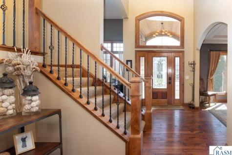 204 Woodhill Court Mankato MN 56001