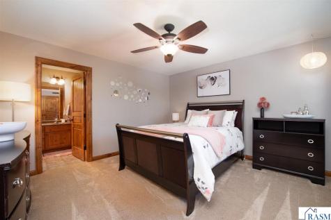 204 Woodhill Court Mankato MN 56001