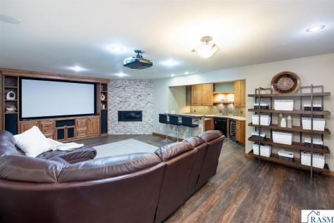 204 Woodhill Court Mankato MN 56001