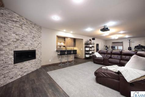 204 Woodhill Court Mankato MN 56001