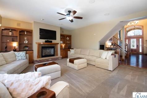 204 Woodhill Court Mankato MN 56001