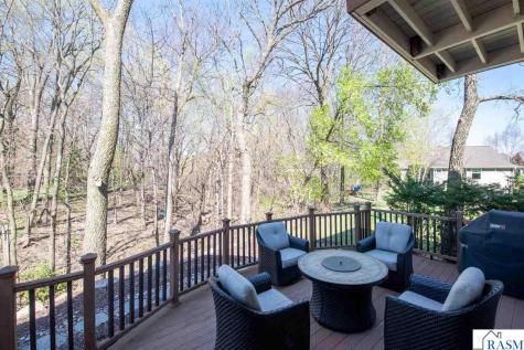 204 Woodhill Court Mankato MN 56001