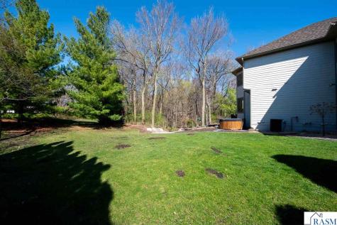 204 Woodhill Court Mankato MN 56001