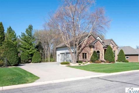 204 Woodhill Court Mankato MN 56001