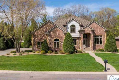 204 Woodhill Court Mankato MN 56001