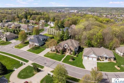 204 Woodhill Court Mankato MN 56001