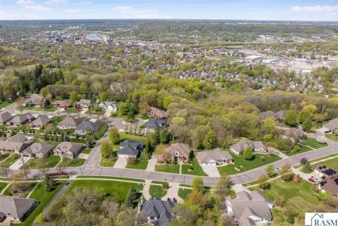 204 Woodhill Court Mankato MN 56001