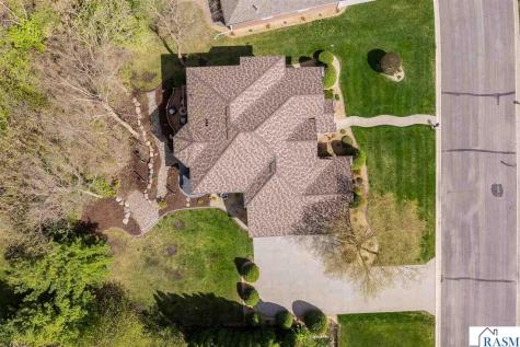 204 Woodhill Court Mankato MN 56001
