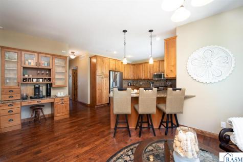 204 Woodhill Court Mankato MN 56001