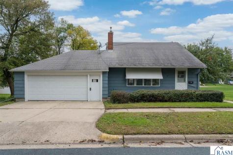 205 N Thompson Street Delavan MN 56023