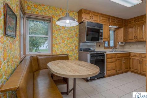 205 N Thompson Street Delavan MN 56023