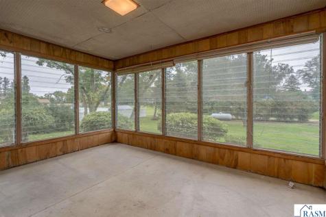 205 N Thompson Street Delavan MN 56023