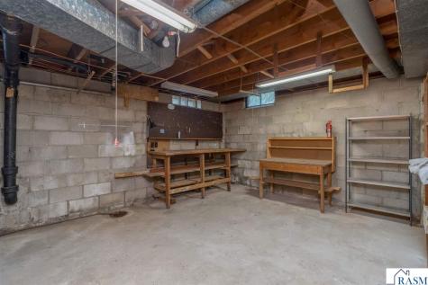 205 N Thompson Street Delavan MN 56023