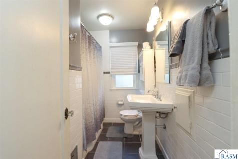 1729 N Broad Street Mankato MN 56001
