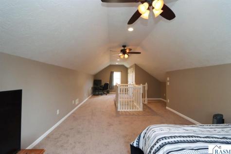 1729 N Broad Street Mankato MN 56001