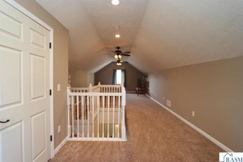 1729 N Broad Street Mankato MN 56001