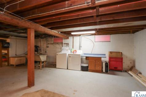 1729 N Broad Street Mankato MN 56001
